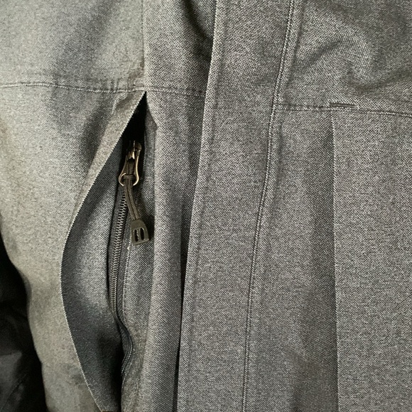 REI Co-Op Men's winter jacket durable outdoors - Picture 6 of 10